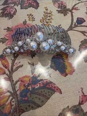 Pearl and Crystal Decorative Hair Comb - Silver Finish wedding hair piece